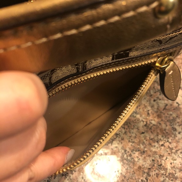 Genuine Coach Poppy Metallic Signature Handbag - Picture 6 of 8